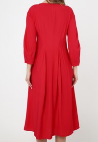 Madam-T Robe de jour - red