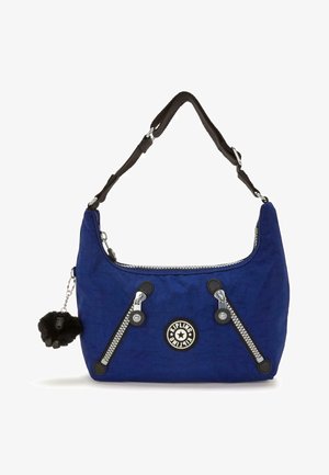 Sac bandoulière Bleu Kipling avec deux poches frontales zippées en diagonale, une sangle noire réglable et un petit porte-clés noir à fourrure.