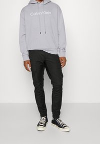 Calvin Klein Jersey con capucha - lilac