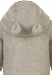 Wollmantel in Hellbeige mit einer runden Kapuze, der auf der Rückseite zwei strukturierte Bommel und sichtbare Nahtakzente aufweist.