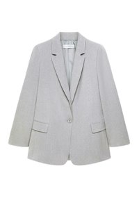 Blazer gris claro con un corte ligeramente oversize, solapas con muesca, dos bolsillos frontales y cierre con un solo botón. Tela texturizada con un brillo sutil.