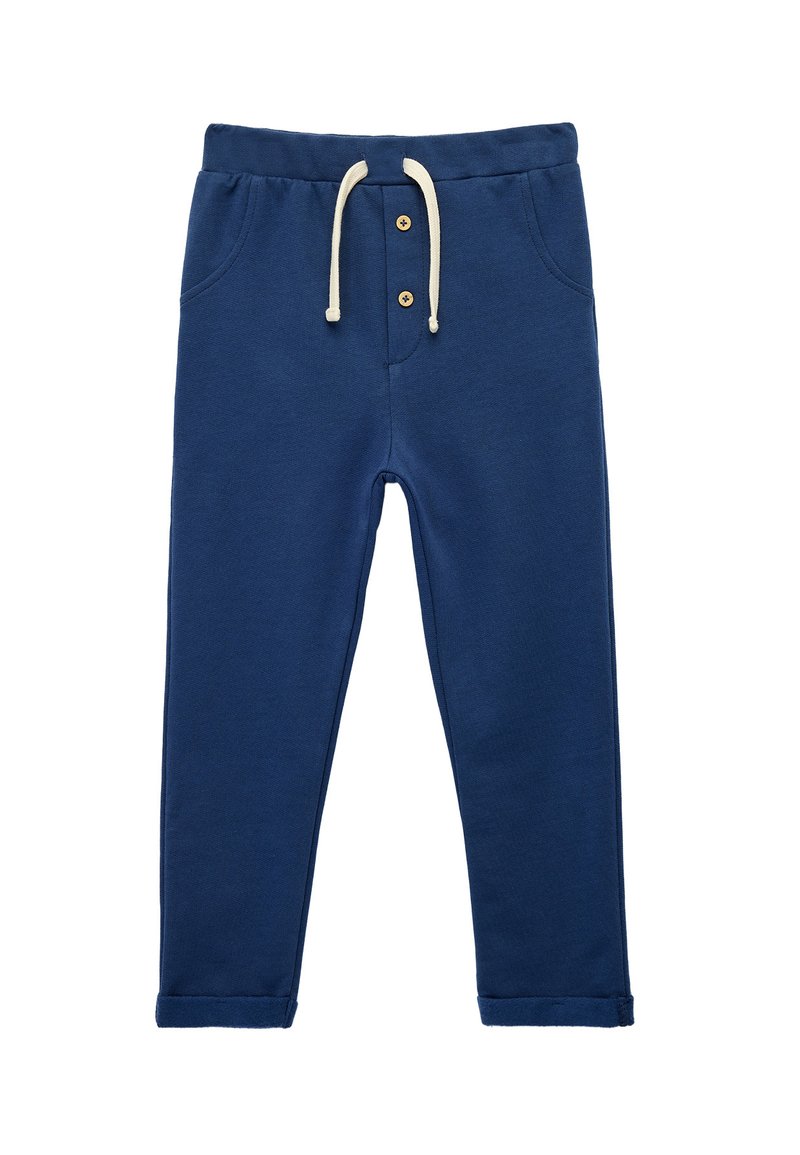 Pantalones infantiles azul marino con cintura elástica, cordones beige, dos bolsillos frontales y dos botones de madera en la zona de la cremallera.