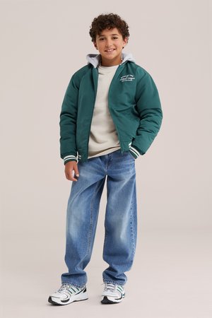 WE Fashion, Ľahká bunda - green