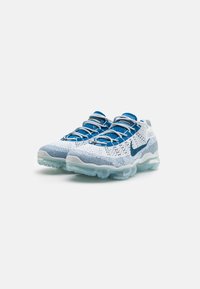 Nike Sportswear AIR VAPORMAX 2023 FLYKNIT - Trainers - pure platinum/court blue/glacier blue/black/white