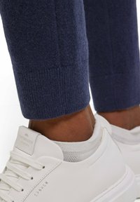 FALKE LOUNGEWEAR - Trainingsbroek - space blue