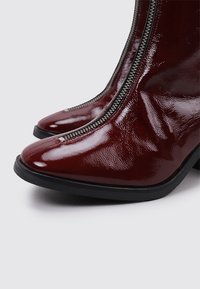 Bryan Stepwise Botines - burgundy