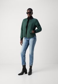 Scotch & Soda REVERSIBLE QUILTED - Bomber jakna - amsterdam green