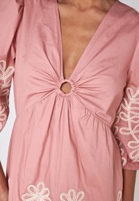 Maison 123 Denní šaty - light pink