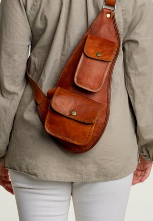 Gusti Leder JOAN - Sac à dos - braun