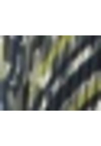 Kuvioitu kangas vihreän, keltaisen ja mustan väreissä; siinä on teksturoitu pinta ja virtaava muotoilu, sopii verhoiluun tai vaatteisiin.