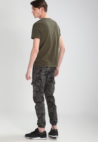 Urban Classics CAMO JOGGING  - Cargo trousers - grey camo