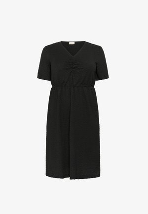 Vestido negro de manga corta con escote en V y detalles fruncidos en el busto, elaborado en una tela texturizada, con una silueta fluida y un diseño hasta la rodilla.