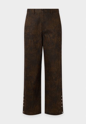 Palm Angels, STARLEAF ALLOVER LOOSE PANTS - Stoffhose - brown/black