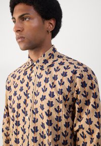 Scotch & Soda STRUCTURED PRINTED SHIRT - Camisa - blue/light brown