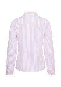 Chemise à manches longues rayée rose clair et blanc, dotée d'un col, de poignets à boutons et d'un tissu doux à la texture lisse.