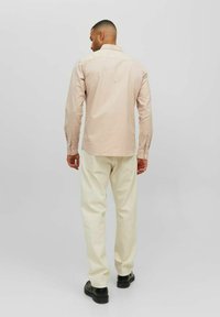 Jack & Jones PREMIUM JPRBLUBROOK OXFORD  NOOS - Camisa - sand
