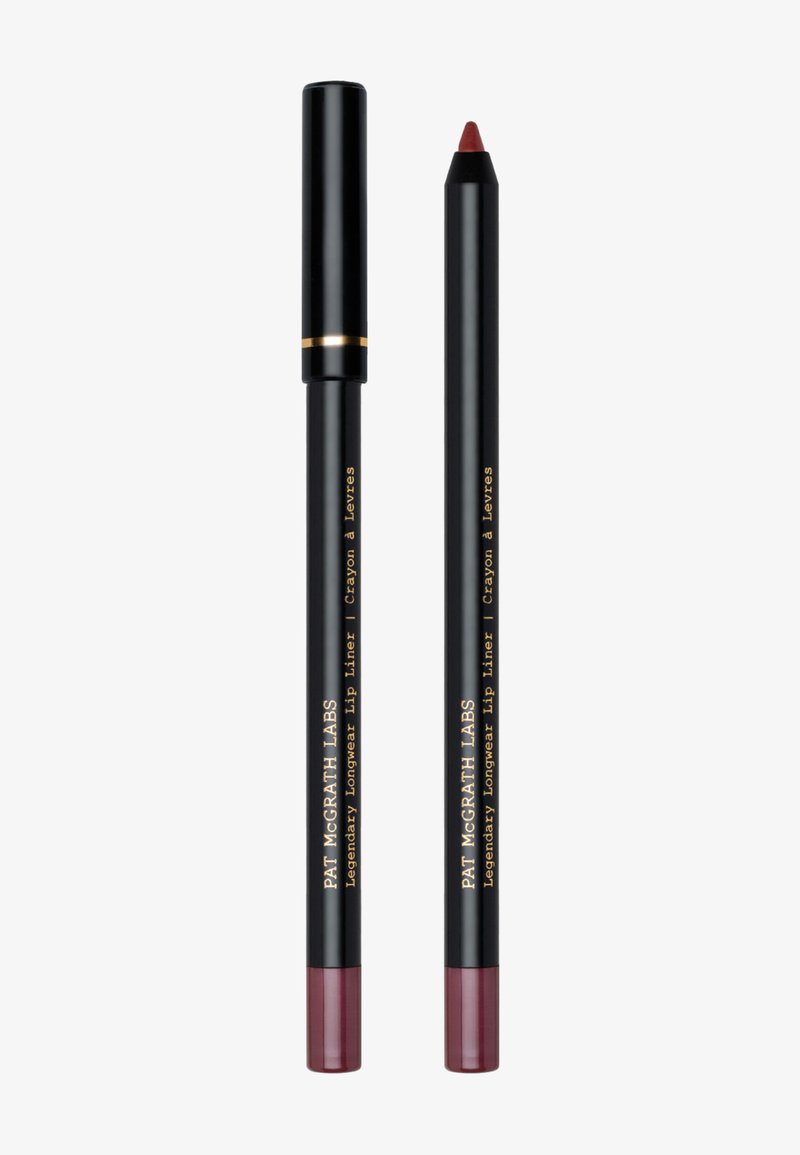 Lippencil-Set mit zwei schwarzen Stiften, die goldene Schriftzüge aufweisen. Ein Stift ist mit einer Kappe versehen, der andere hat eine spitze rote Mine. Glatte Textur, elegantes Design.