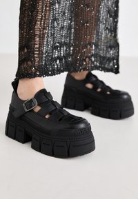 GOSPHER FISHER - Tocuri platformă - black