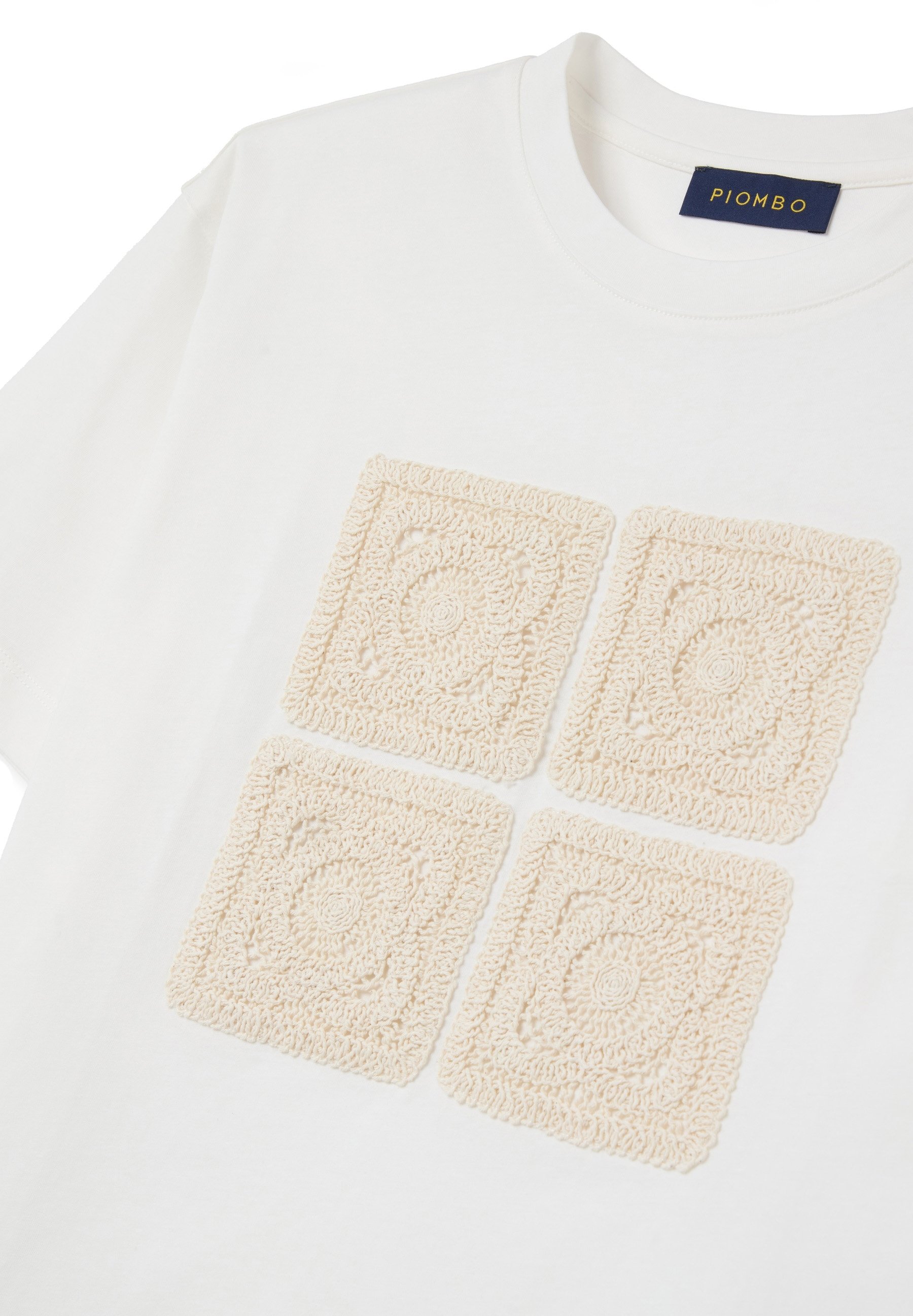Tシャツ・カットソー T-SHIRT WITH CROCHET DETAIL img48657_src.webp