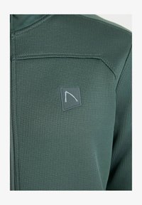 Unselected, dark green