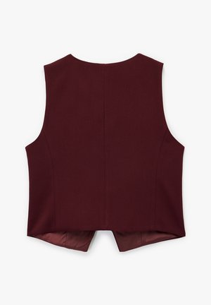 Gilet senza maniche color bordeaux con una superficie liscia, scollatura rotonda e spacco posteriore per facilitare i movimenti. Design semplice e sartoriale.