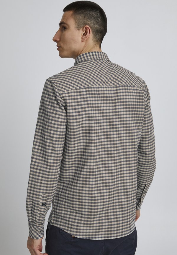 PRPhineas - Shirt - iron gate3