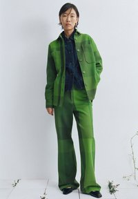 Thinking Mu CORAL - Kalhoty - green