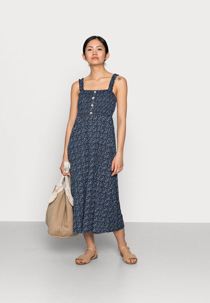 Only Petite Onlpella Dress Freizeitkleid Night Sky Route Ditsy Dunkelblau Zalando De 