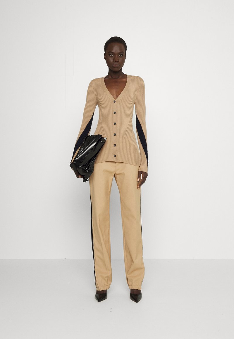 Damen Bekleidung | Victoria Beckham CARDIGAN Strickjacke coffee/navy/braun - CU70208 Damen Bekleidung | Victoria Beckham CARDIGAN Strickjacke coffee/navy/braun - CU70208