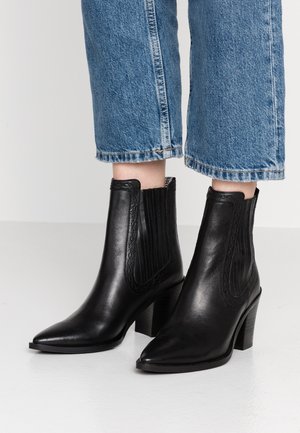 Kotníkové boty - black