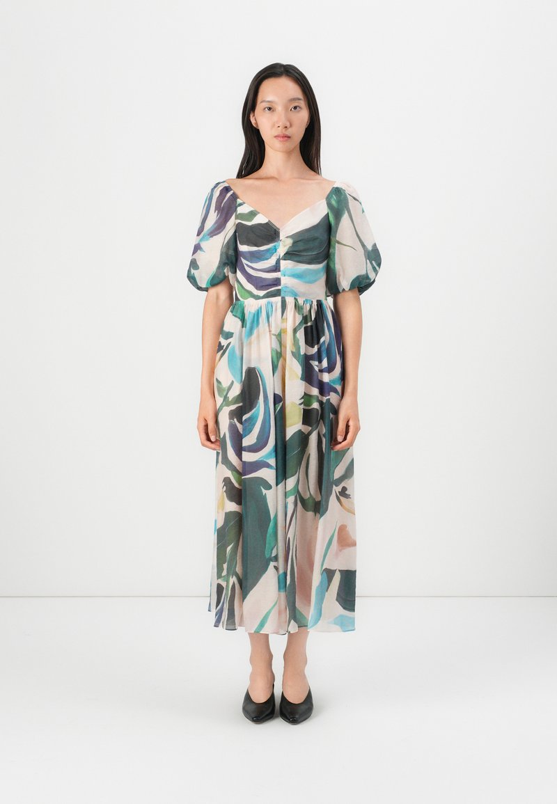 Leichtes Maxi-Kleid mit Blumenmuster, puffärmelig, mit V-Ausschnitt, figurbetontem Oberteil und gerafftem Taillenbereich in Grüntönen, Blau und Pink.