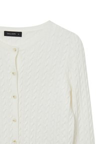 Weißer Kabelstrick-Cardigan mit Rundhals und Knopfverschluss, ausgestattet mit strukturiertem Stoff und weichem Finish, in einer figurbetonten Passform gestaltet.