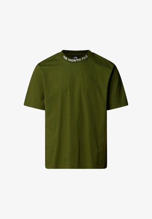 T-shirt vert olive à manches courtes en coton doux, avec un col rond et un marquage noir le long de l'encolure. Design simple et sans ornement.