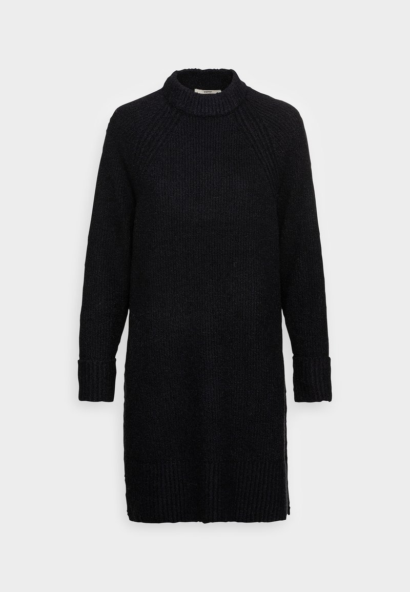 Robe pull noire en tricot avec un col haut, des poignets côtelés et un tissu texturé, présentant une coupe décontractée et des fentes sur les côtés.
