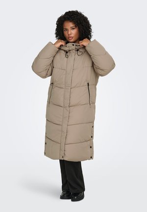 ONLY Carmakoma Zimní kabát - silver mink