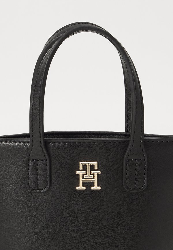 DISTINCT PHONE POUCH - Phone pouch3