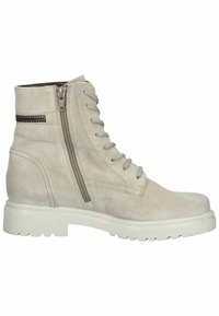 Bottes beige en daim jusqu'à la cheville avec un devant à lacets, une fermeture éclair latérale, une semelle texturée et des détails de couture, dotées d'un talon épais et d'un design robuste.