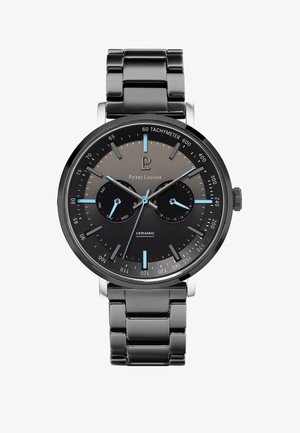 Zwarte keramische horloge met roestvrijstalen band, grijs vervaagde wijzerplaat, blauwe accenten, tachymetrische markeringen en dubbele subdials voor datumnotatie.