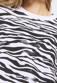 DKNY Sweatshirt - white