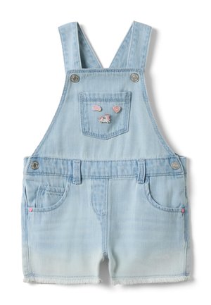 Salopette in denim azzurro chiaro per bambini piccoli con tasca frontale, spalline regolabili, bottoni argento e piccoli spille rosa a forma di unicorno, cuore e arcobaleno.