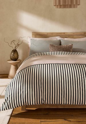 Next, REVERSIBLE DUVET COVER AND PILLOWCASE SET UNISEX - Posteľná bielizeň - black natural slim stripe