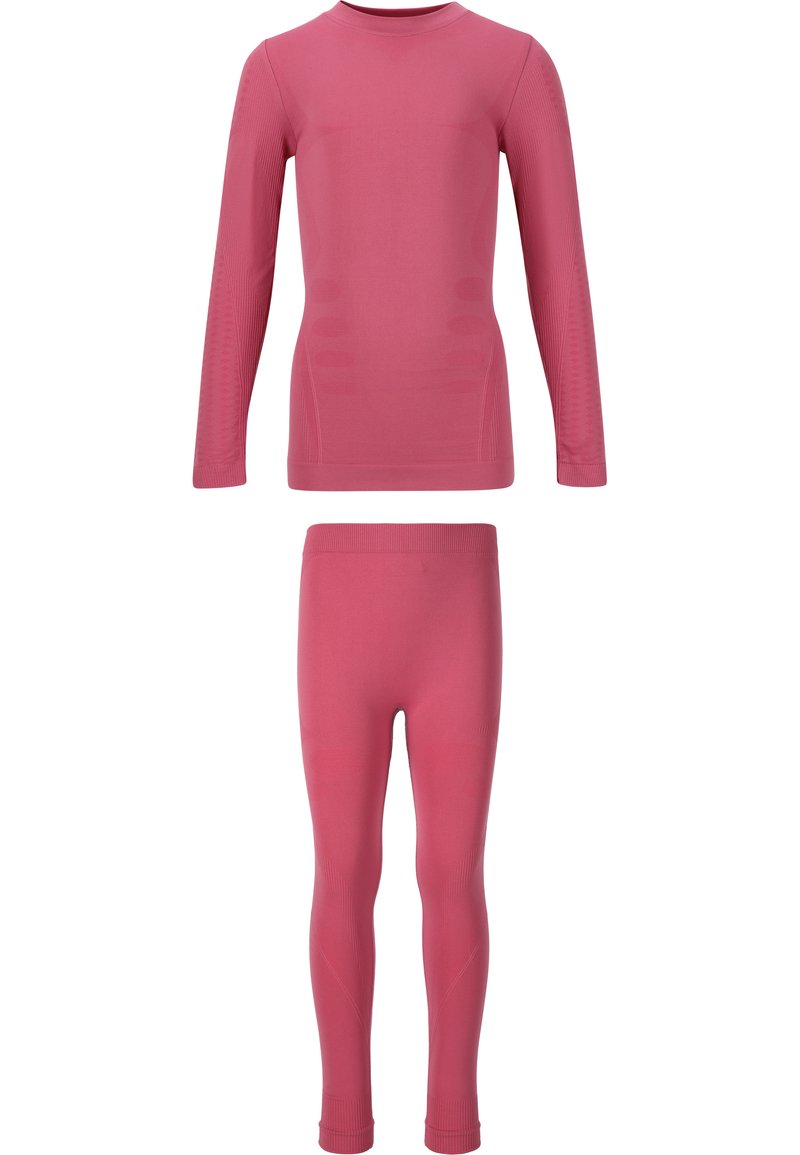 Lyserød langærmet top og matchende leggings lavet af strækbart stof. Har teksturerede detaljer på arme og ben, designet til aktivt tøj.