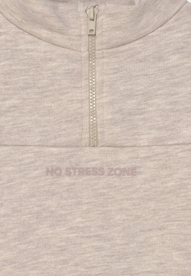 Kinder Pullover | KIDS by NA-KD HALF ZIP MINI UNISEX Sweatshirt beige - EZ28271 Kinder Pullover | KIDS by NA-KD HALF ZIP MINI UNISEX Sweatshirt beige - EZ28271