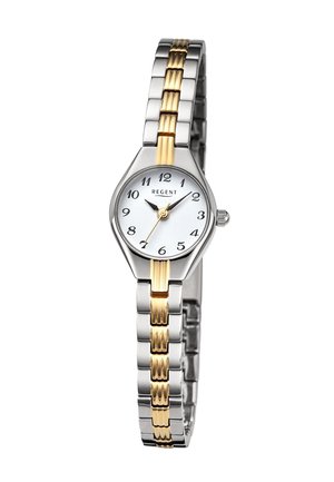 Montre en métal argenté et doré avec un cadran octogonal, un fond blanc, des chiffres noirs et un bracelet bicolore avec des maillons lisses et texturés.