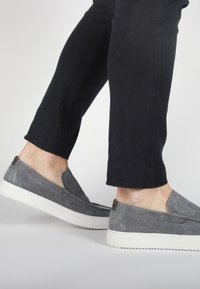 Blackstone Slipper - grey pinstripe