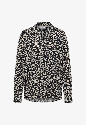 Blusa de manga larga con fondo azul marino y estampado de leopardo beige claro. Cuenta con cuello y una tapeta con botones. Textura de tela suave.