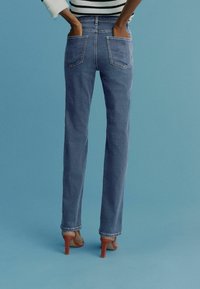 Next STANDARD - Liibuvad teksad - dark blue