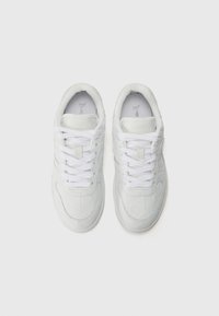 Lacoste T CLIP 125 - Sportbačiai - white