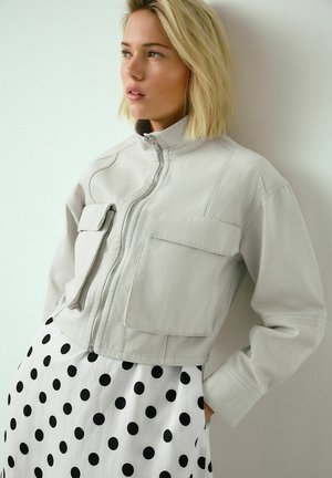 FUNNEL NECK ZIP THROUGH BOXY - Giacca di jeans - ecru