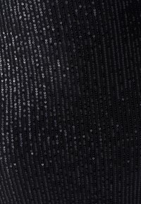 Unselected, black